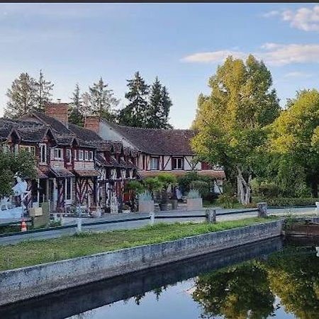 Hotel Le Moulin De Villiers Nouan-le-Fuzelier Exterior foto